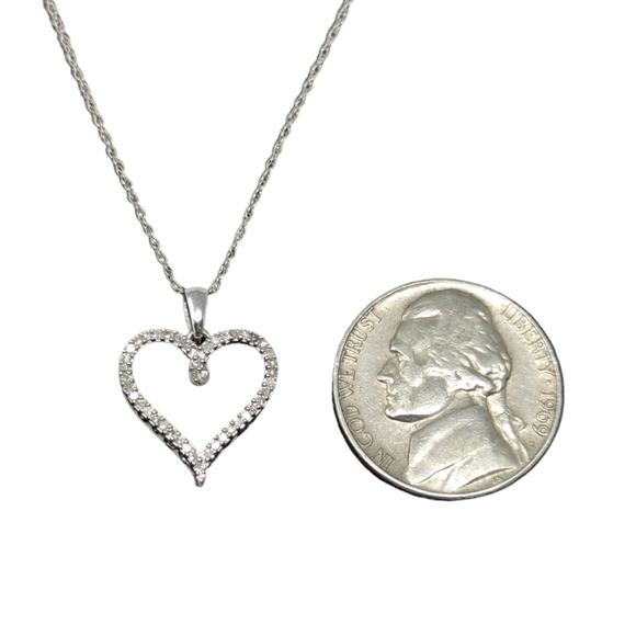10kt White Gold Diamond Heart Pendant with 10kt White Gold Chain Necklace 1.58g - Picture 10 of 11